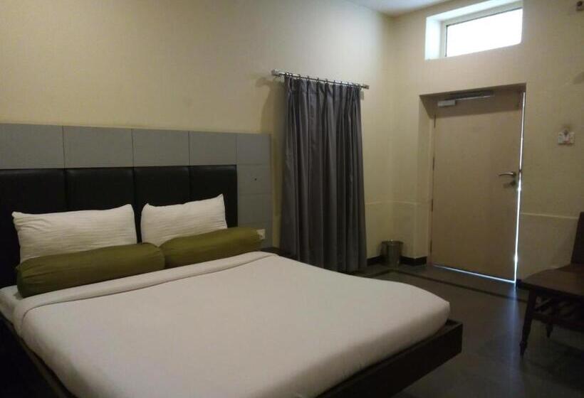 Taj Mahal Hotel Abids