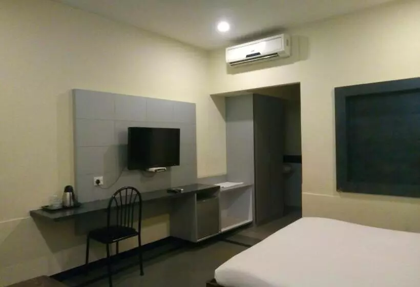 Taj Mahal Hotel Abids