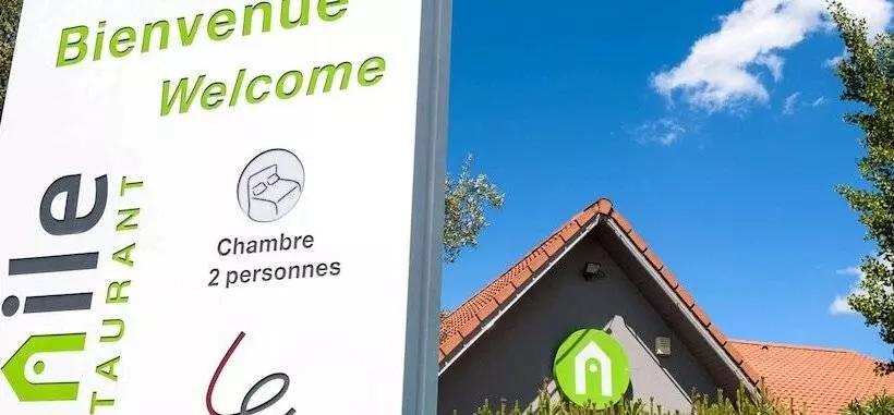 Отель Campanile Saintes