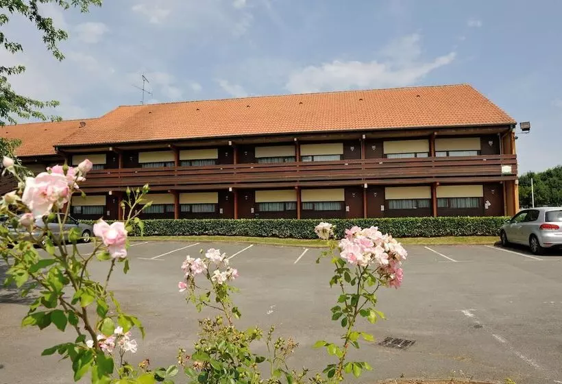 Отель Campanile Saintes