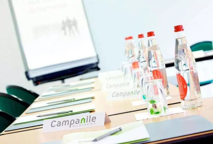 Отель Campanile Saintes