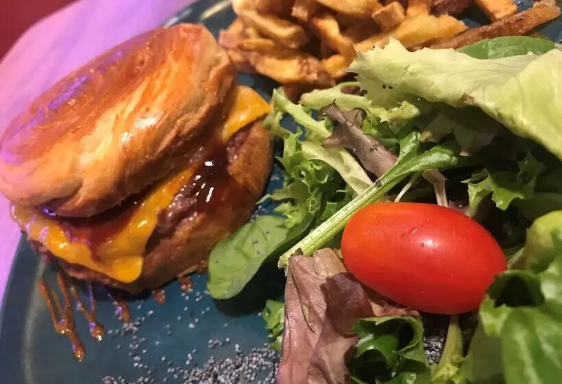 Отель Campanile Toulouse Purpan