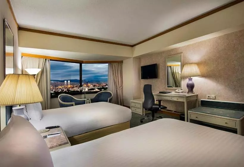 هتل Hilton Izmir