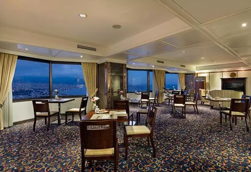 هتل Hilton Izmir