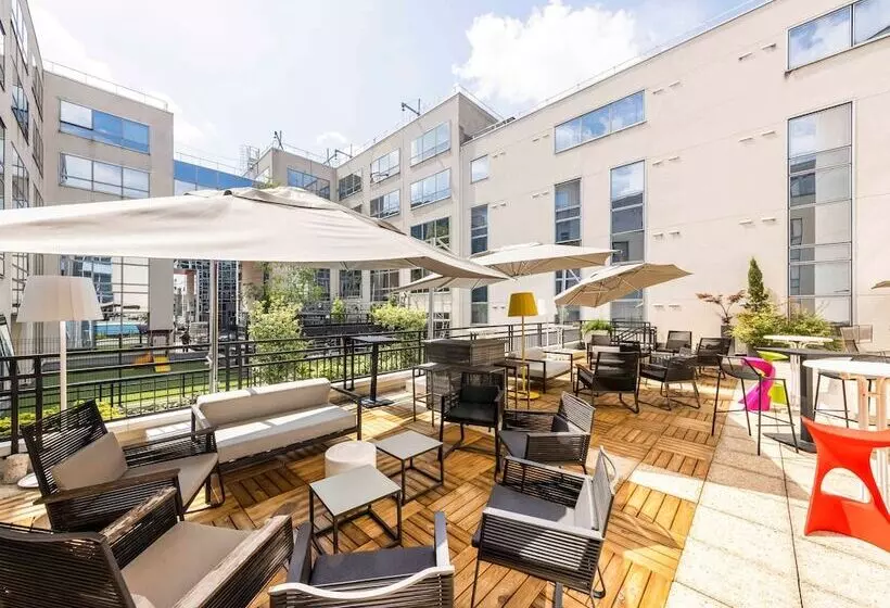Отель Hôtel Mercure Paris Massy Gare Tgv