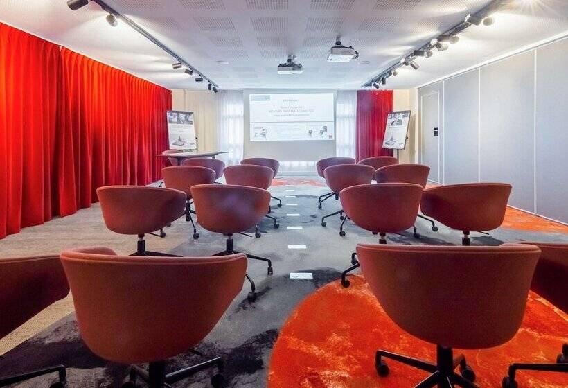 هتل Hôtel Mercure Paris Massy Gare Tgv