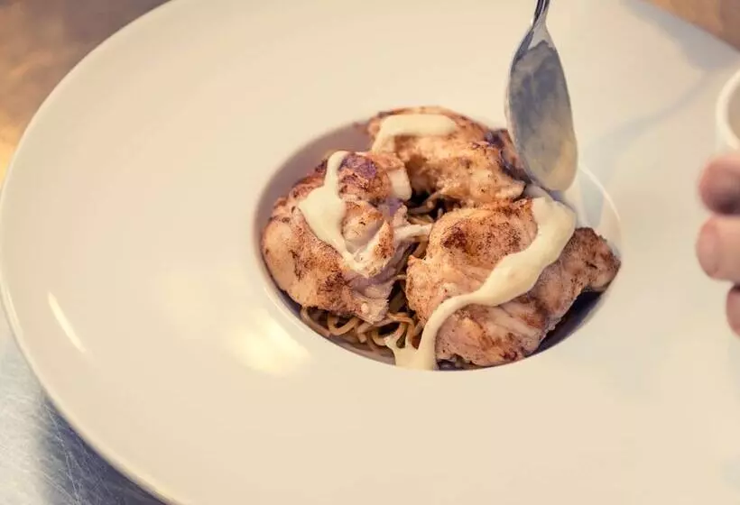 Отель Hôtel Mercure Paris Massy Gare Tgv