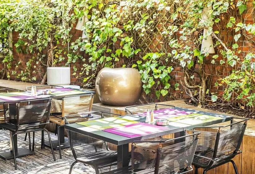 Отель Hôtel Mercure Paris Massy Gare Tgv