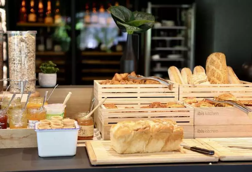 ホテル Ibis Aubenas