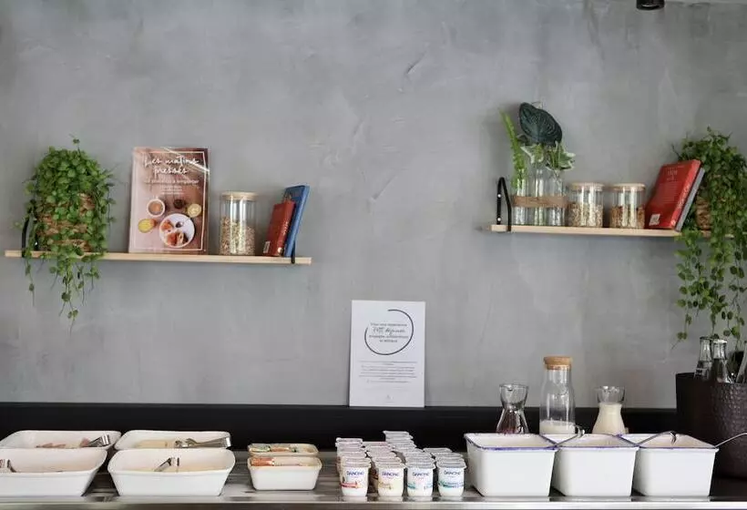 ホテル Ibis Aubenas