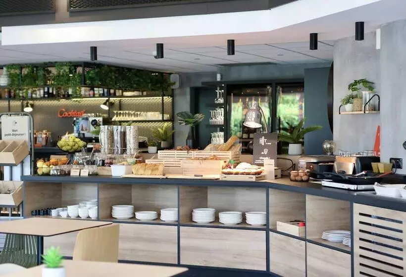 ホテル Ibis Aubenas