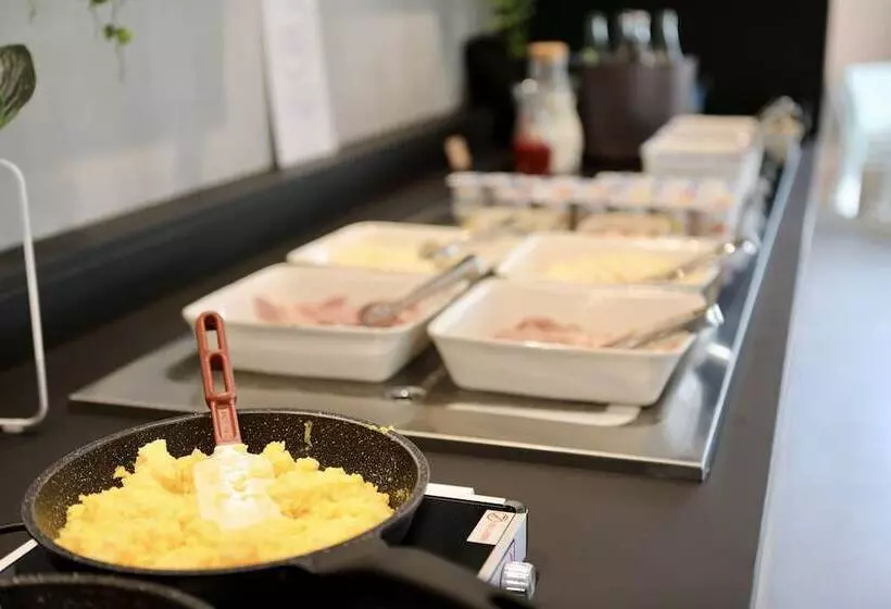 ホテル Ibis Aubenas