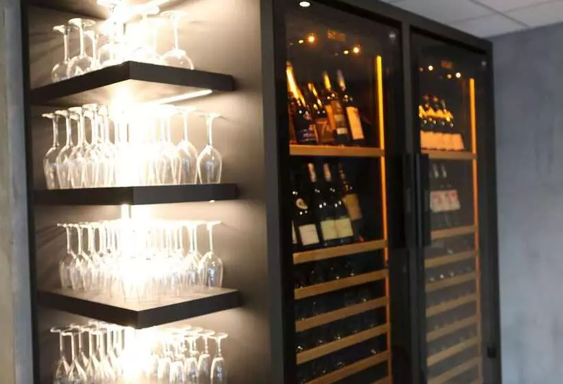 ホテル Ibis Aubenas