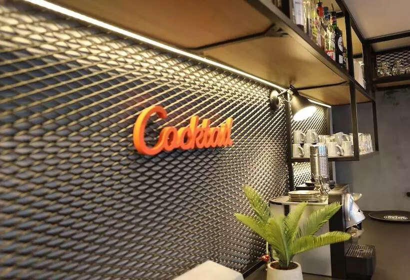 ホテル Ibis Aubenas