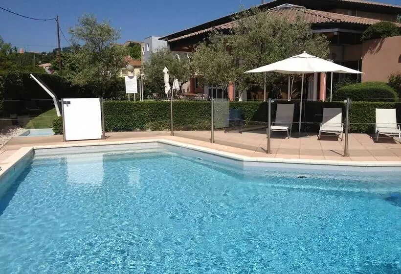 فندق Ibis Aubenas