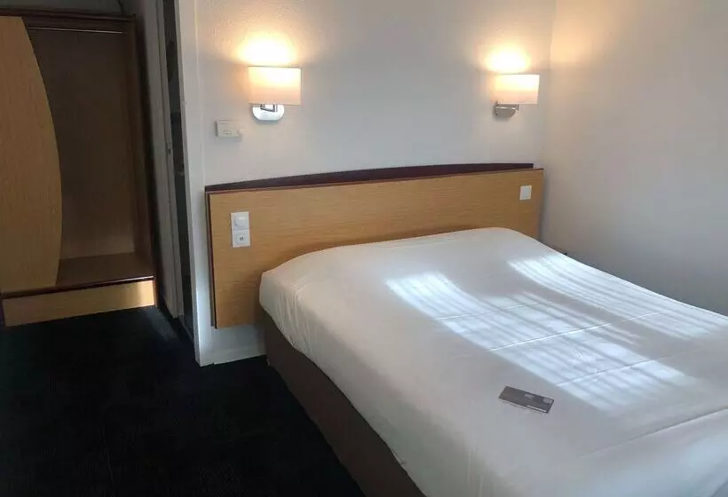 Отель Kyriad Niort   La Crèche