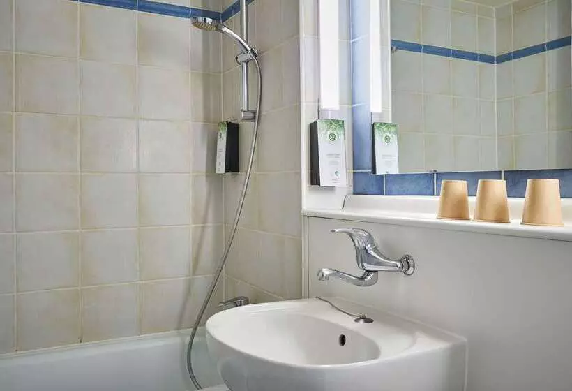 Отель Kyriad Niort   La Crèche