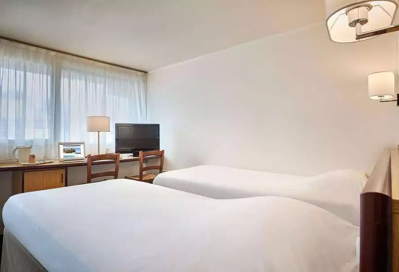 Отель Kyriad Niort   La Crèche