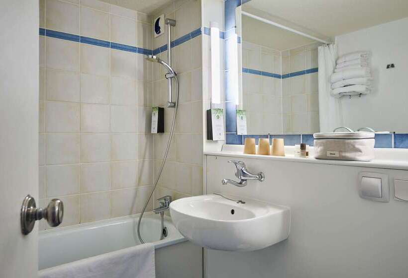 فندق Kyriad Niort   La Crèche