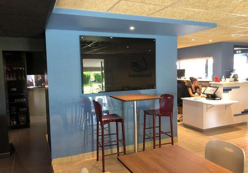 فندق Kyriad Niort   La Crèche