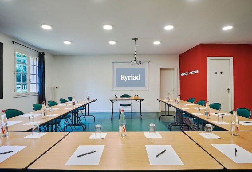 فندق Kyriad Niort   La Crèche