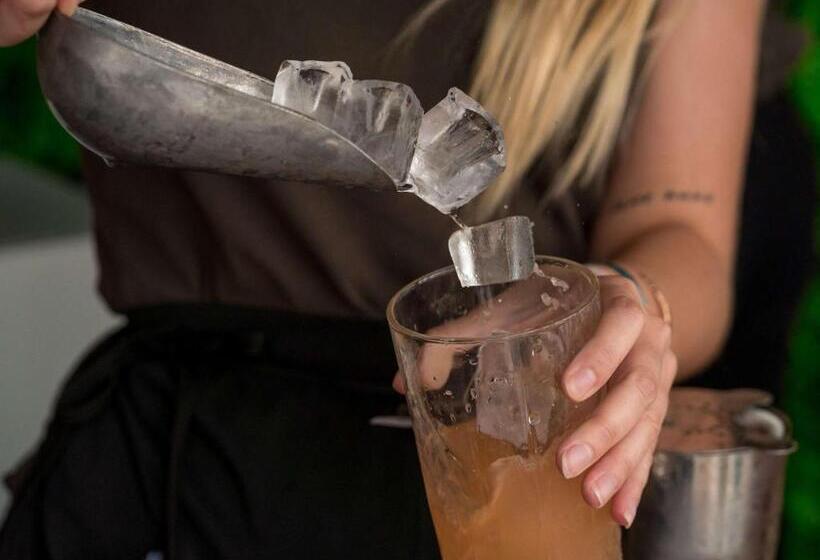 هتل Mercure Bordeaux Chateau Chartrons