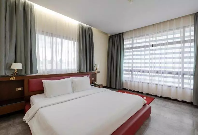 هتل Pinnacle Lumpinee Park