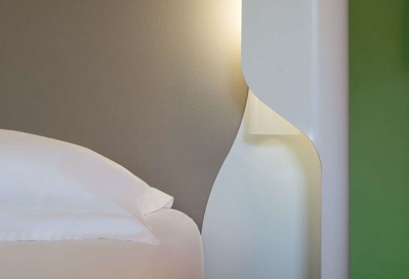 هتل The Originals Access, Hôtel Foix