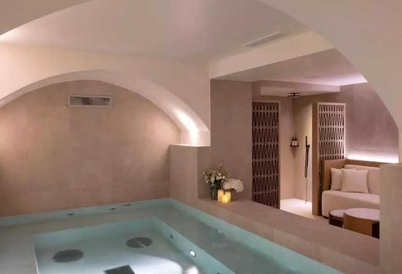 ホテル Hôtel Toujours & Spa