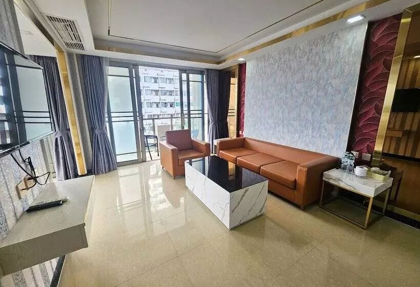 Mermaid Beach Resort