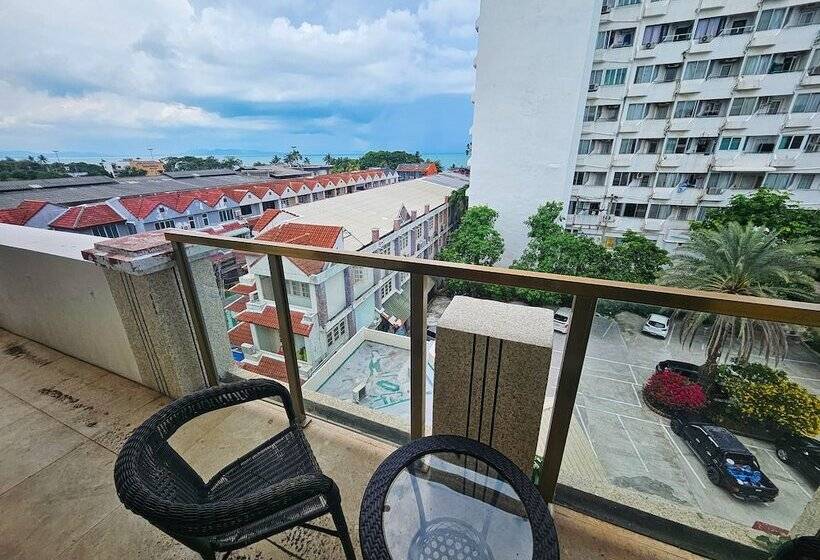 Mermaid Beach Resort