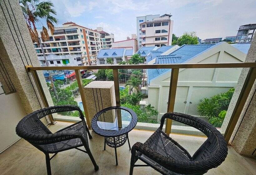 Mermaid Beach Resort