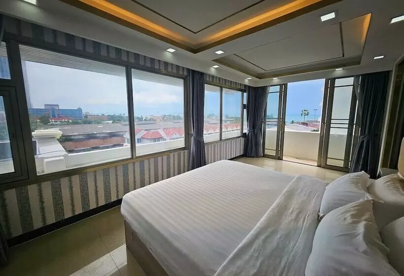 Mermaid Beach Resort