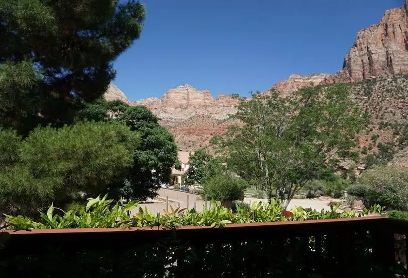 Harvest House Bed And Breakfast