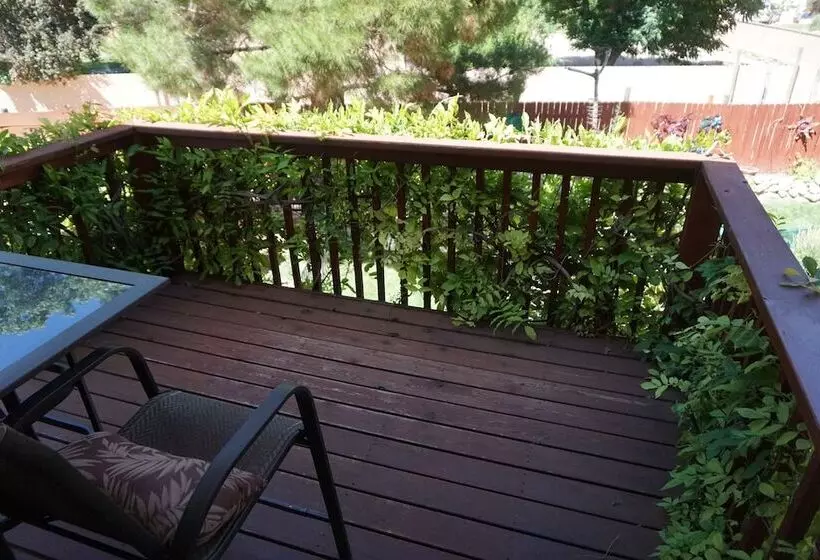 Harvest House Bed And Breakfast