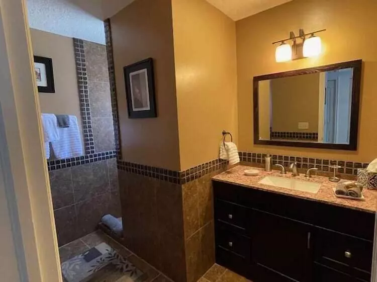 Harvest House Bed And Breakfast