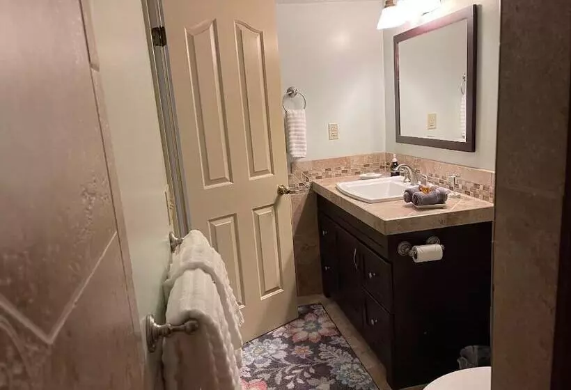 Harvest House Bed And Breakfast