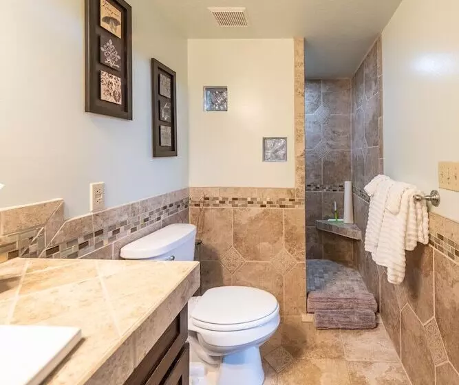 Harvest House Bed And Breakfast