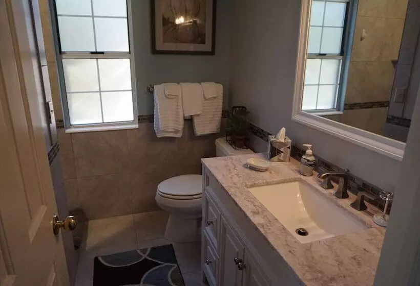 Harvest House Bed And Breakfast