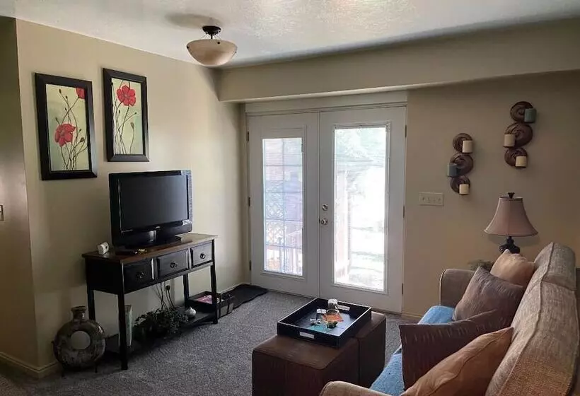 Harvest House Bed And Breakfast