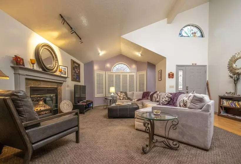 Harvest House Bed And Breakfast