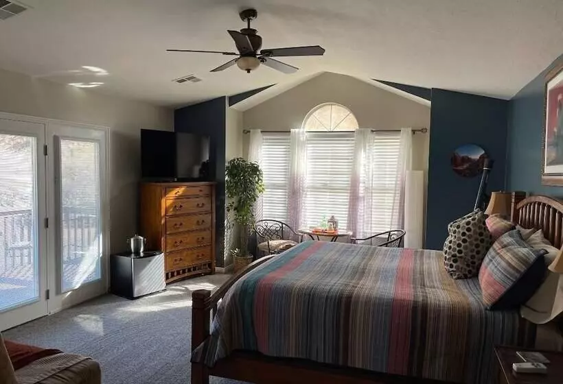 Harvest House Bed And Breakfast