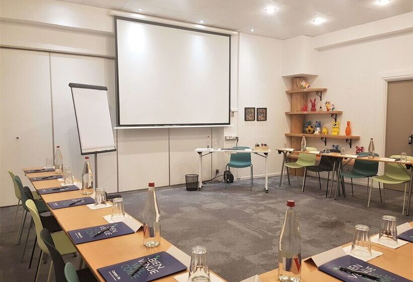 هتل Campanile Nice Aéroport