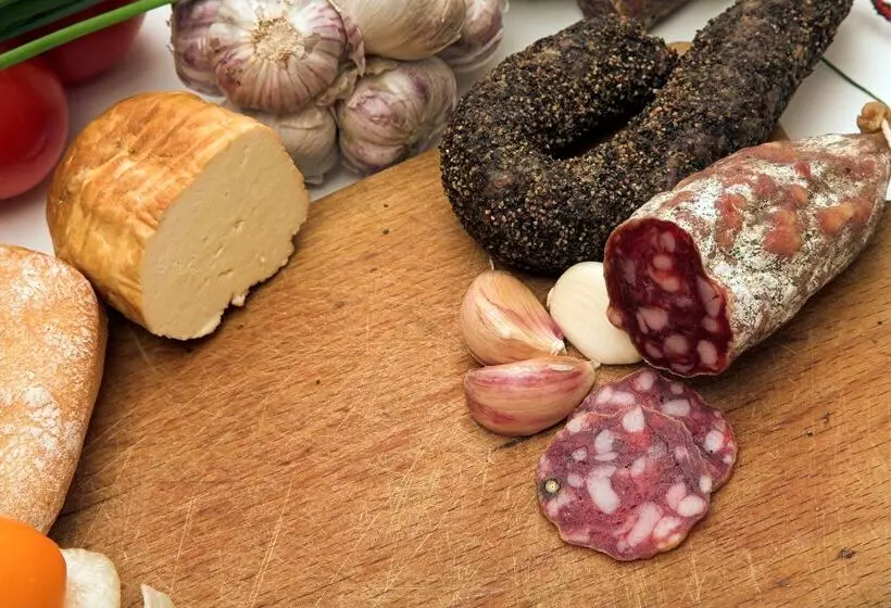 Отель Campanile Nice Aéroport