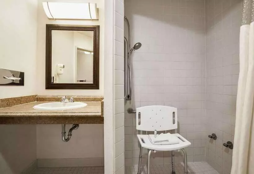 هتل Days Inn By Wyndham Billings