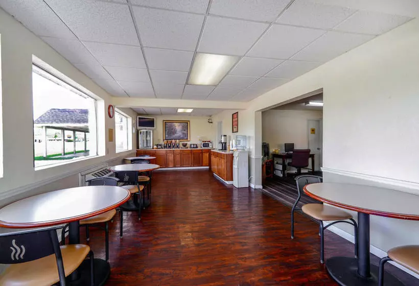 酒店 Econo Lodge Inn & Suites