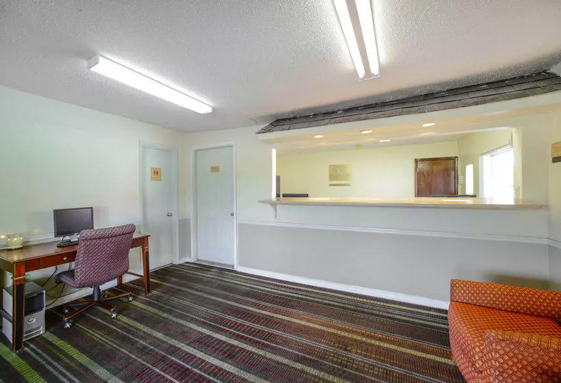 酒店 Econo Lodge Inn & Suites