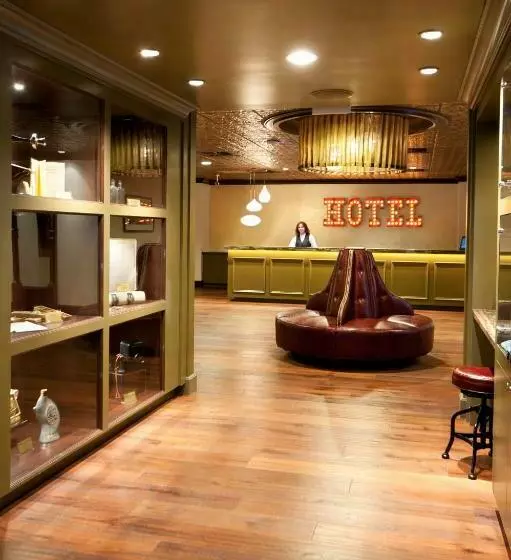 בית מלון כפרי Golden Gate Casino