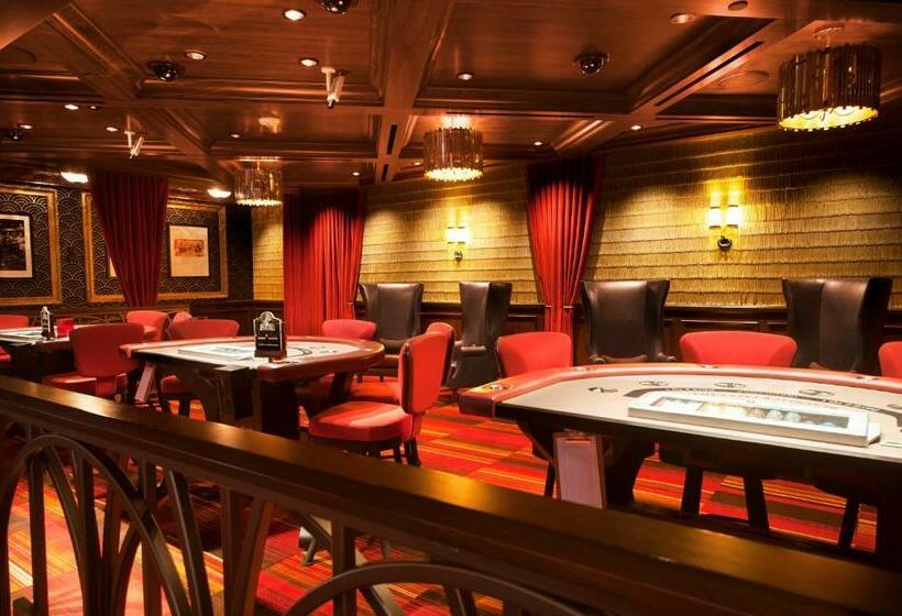 هتل Golden Gate Casino