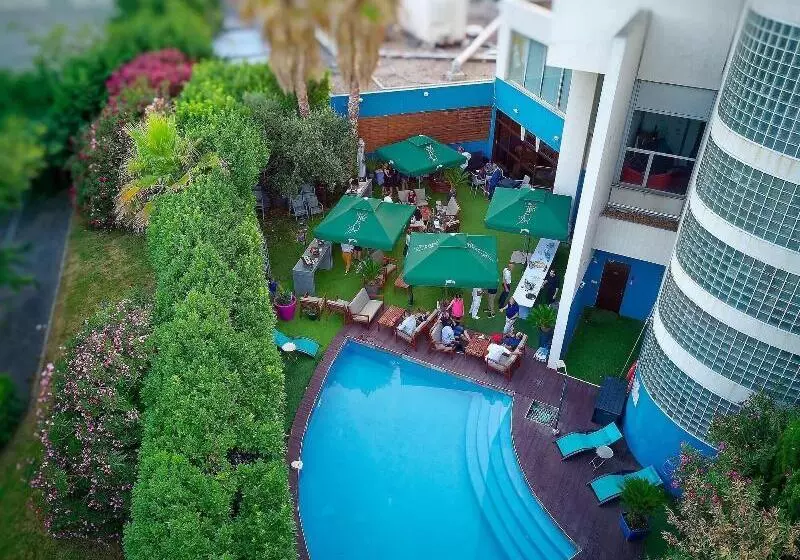 酒店 Grand Hôtel De Nîmes 4 étoiles